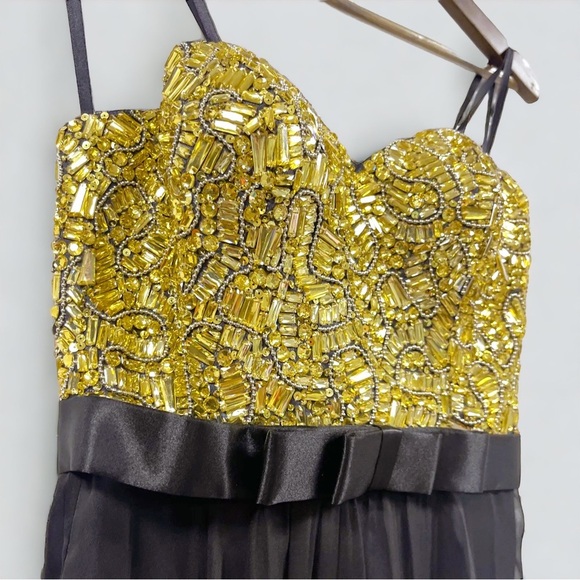 NWT Stunning La Femme Gold Jeweled Bodice Strapless Evening Gown - Size 8 - Picture 5 of 10